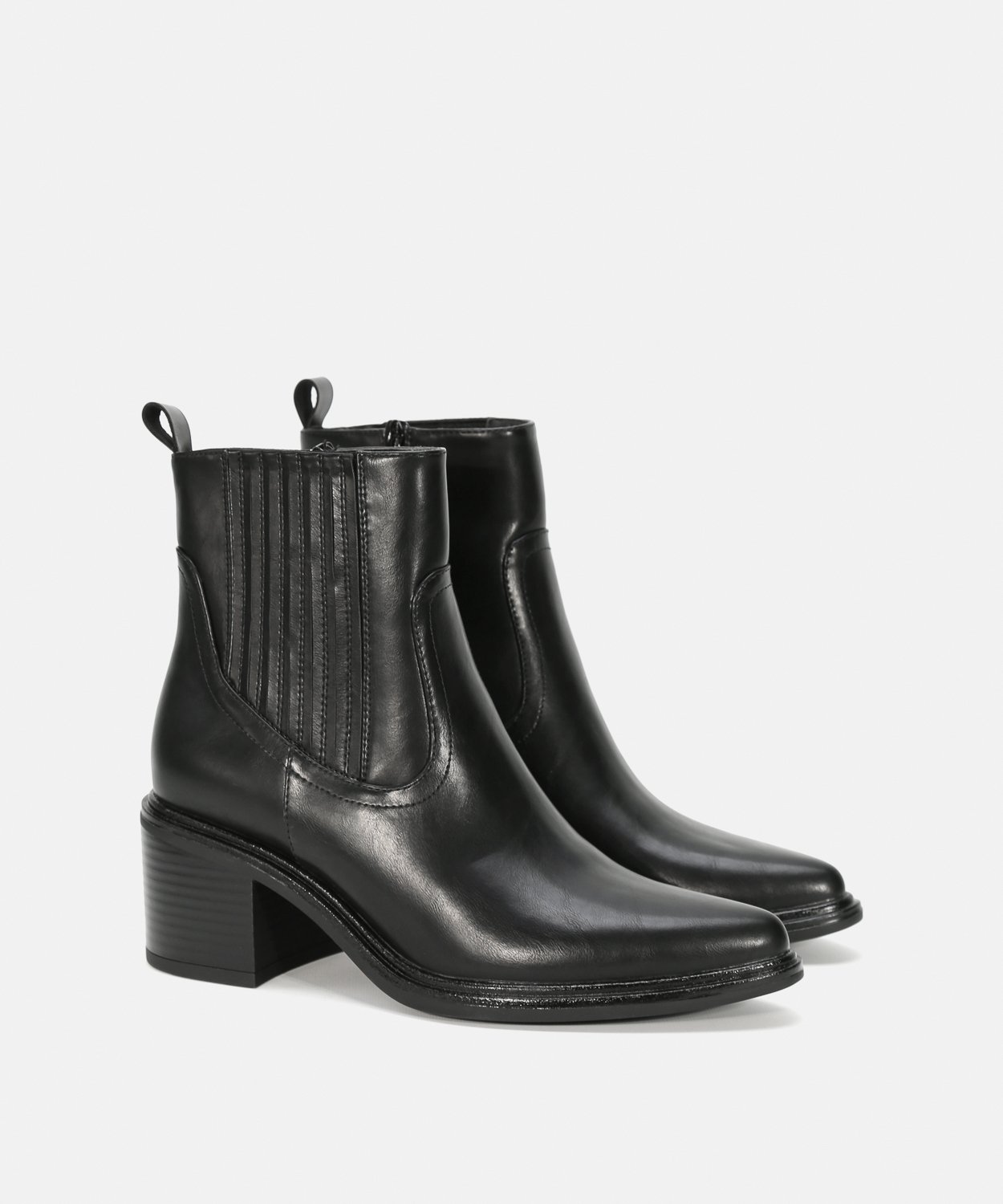 Botines negros tac&oacute;n chelsea